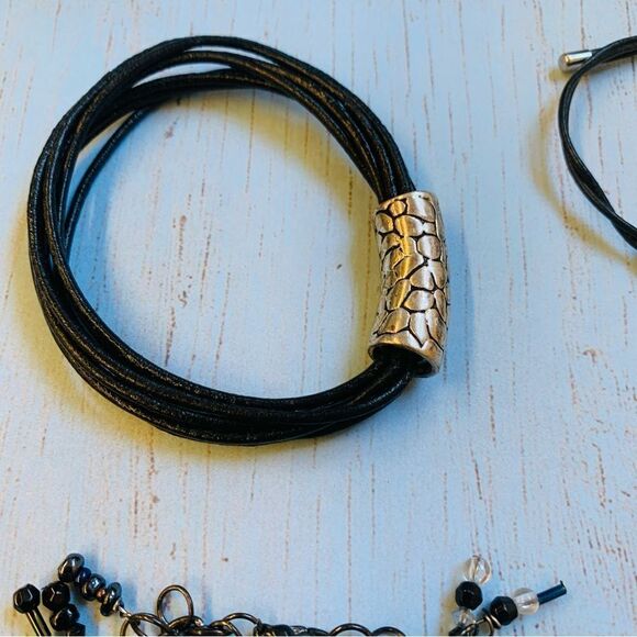 Black White Bracelet Bundle - Picture 3 of 5
